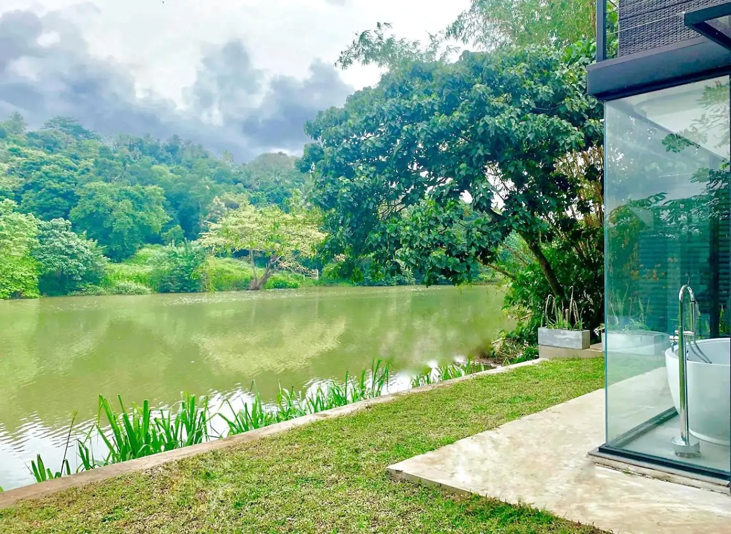 Riverside Retreat Cozy Space,Endless Views Apartment Kandy